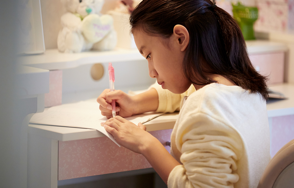 猫背を治すためには<br />
「子供」の時の指導が大切！